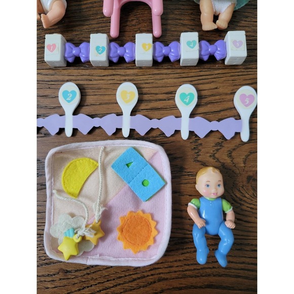 Vintage Tyco Quints Doll Accessories Bottles Mirrors Plus Other Babies - Picture 5 of 6